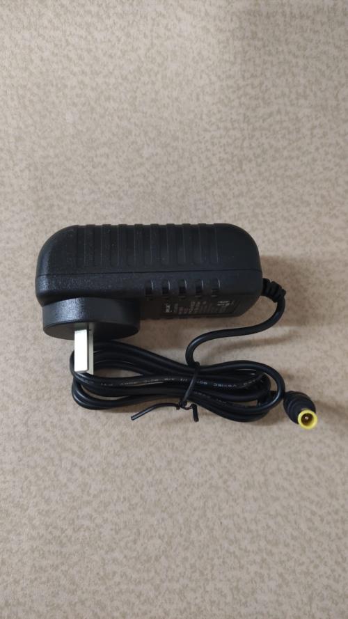 [MTS-09581] BELSIC FUENTE MONITOR  FSW327 BELSIC / SHURE 12V / 3A TIP 6.0 X 4.4 P / LG